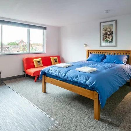 Гостевой дом 144 Lower Cheltenham Place