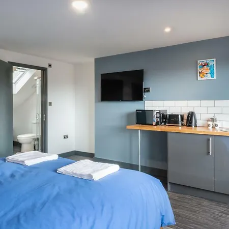 144 Lower Cheltenham Place Гостевой дом Бристоль
