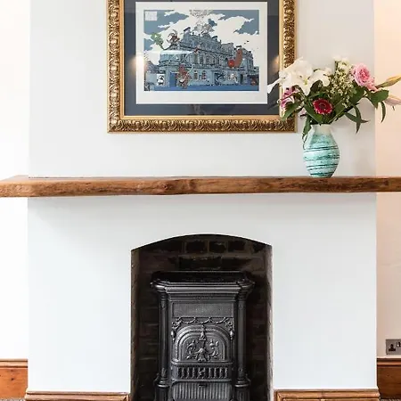 144 Lower Cheltenham Place * Бристоль