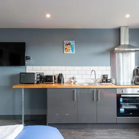Гостевой дом 144 Lower Cheltenham Place *