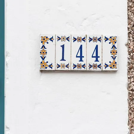 144 Lower Cheltenham Place Guest house