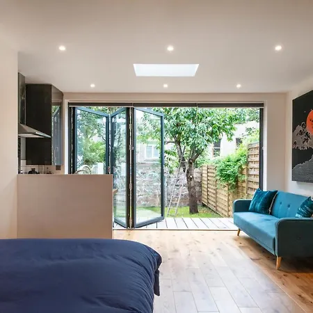 ゲストハウス 144 Lower Cheltenham Place *