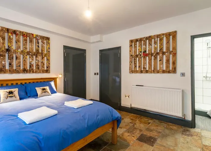 144 Lower Cheltenham Place Гостьовий будинок