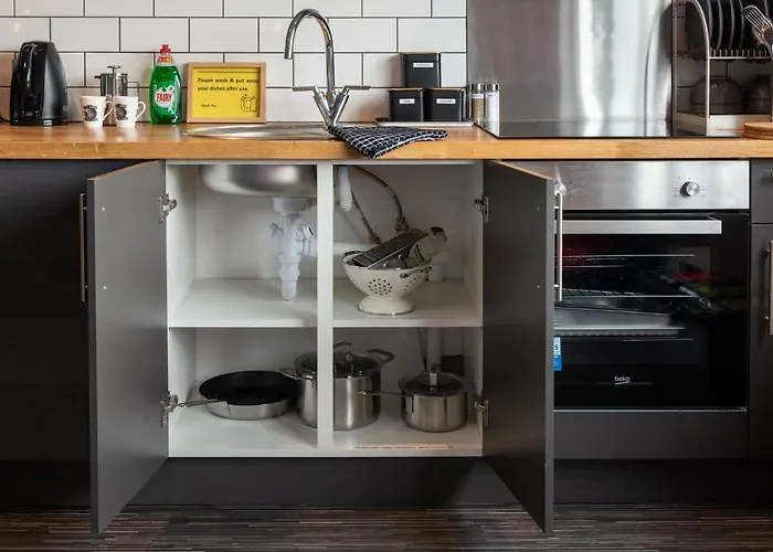 144 Lower Cheltenham Place