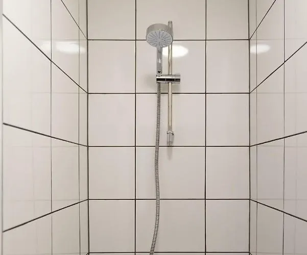 Πανσιόν 144 Lower Cheltenham Place *