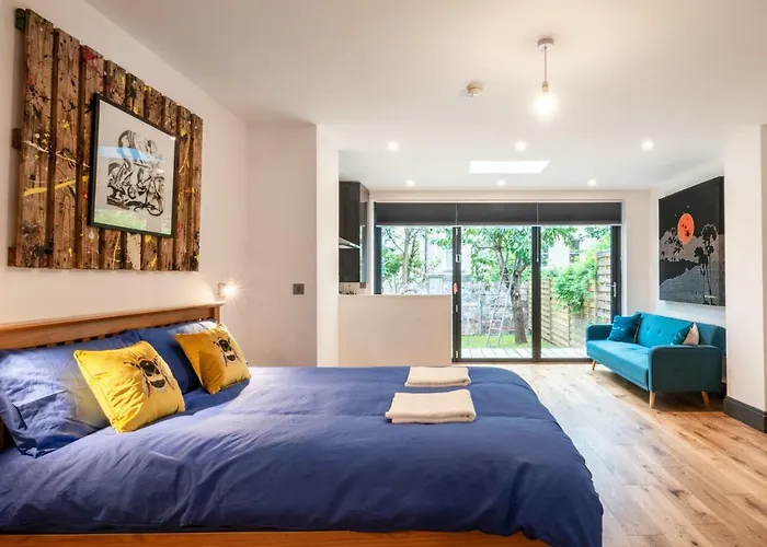 144 Lower Cheltenham Place Гостьовий будинок *