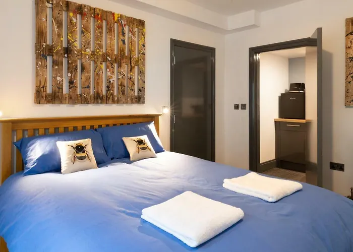 بيت ضيافة 144 Lower Cheltenham Place