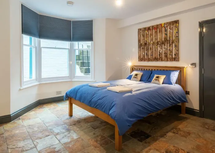 144 Lower Cheltenham Place Гостьовий будинок Бристоль