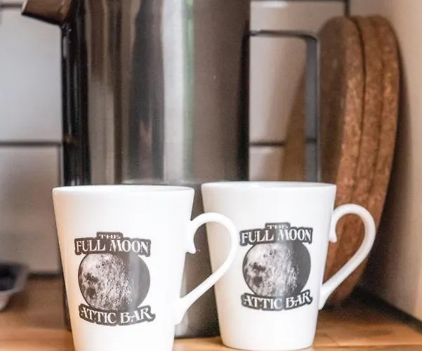 144 Lower Cheltenham Place Πανσιόν