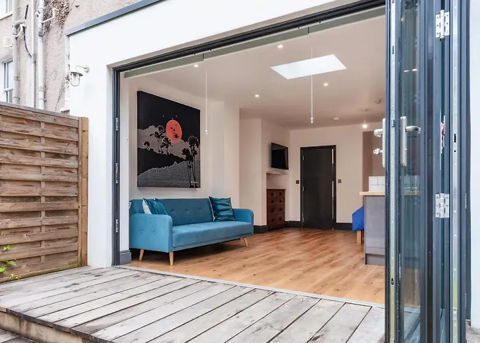 Penzion 144 Lower Cheltenham Place