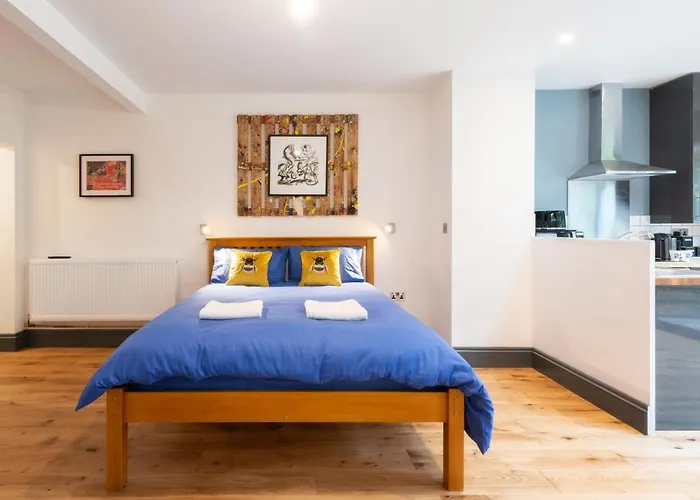 144 Lower Cheltenham Place Μπρίστολ