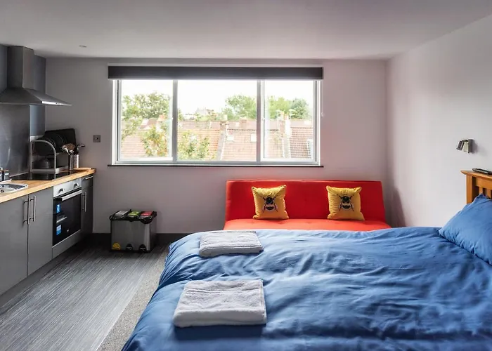 بيت ضيافة 144 Lower Cheltenham Place بريستول