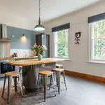 144 Lower Cheltenham Place *