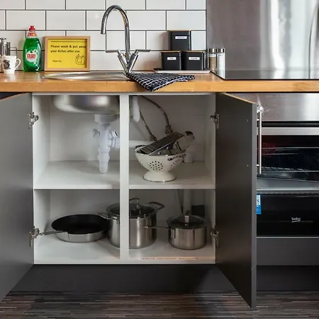 144 Lower Cheltenham Place