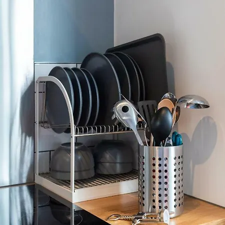 Gasthof 144 Lower Cheltenham Place *