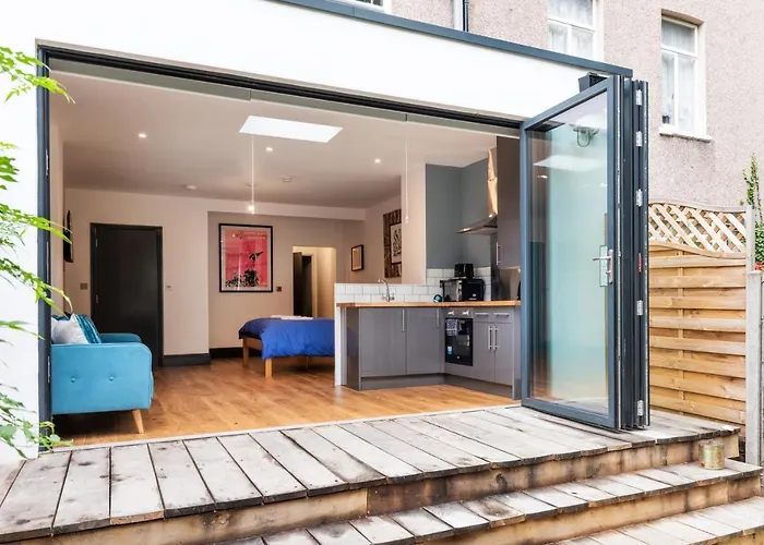 144 Lower Cheltenham Place בית הארחה בריסטול