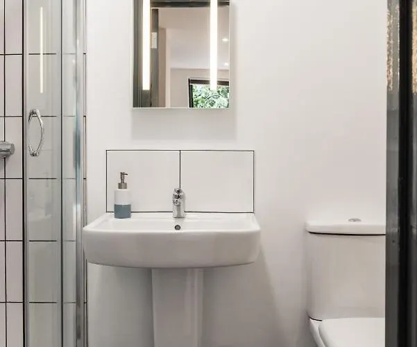 144 Lower Cheltenham Place Bristol